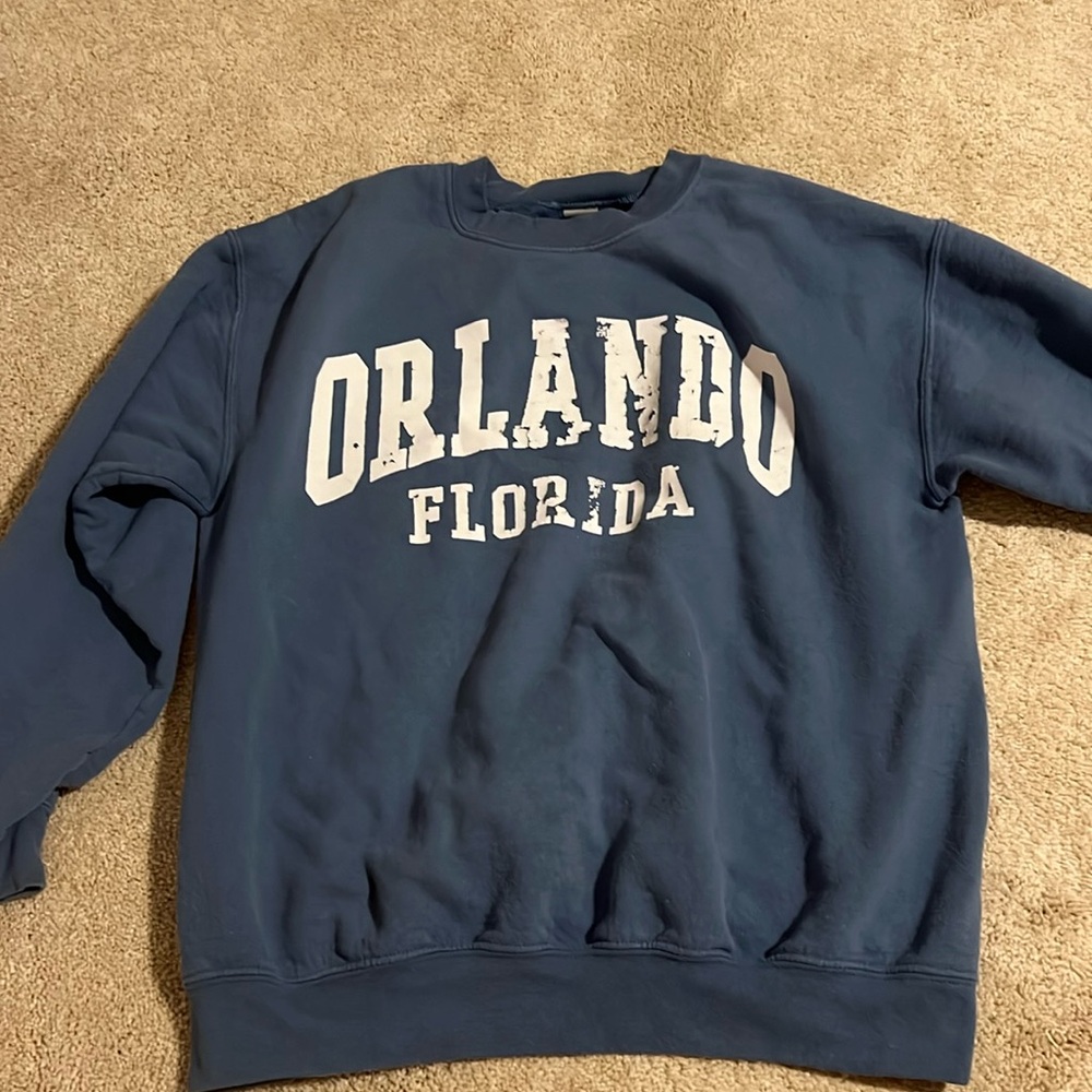Blue crewneck sweatshirt, size medium